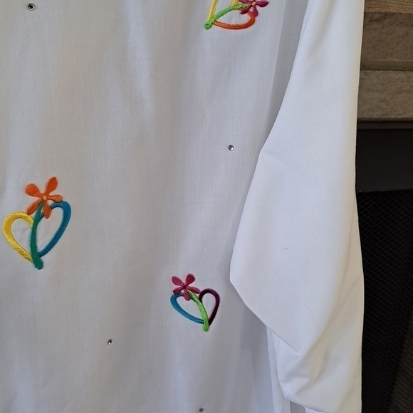 Mili Designs Women's Large White Long Sleeve Button Up Shirt Embroidered Floral - Picture 11 of 16